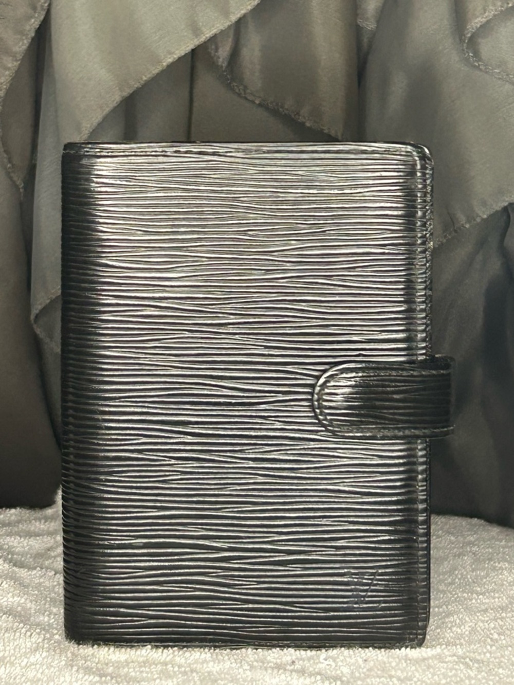 Authentic Louis Vuitton Black Epi Leather MM Agenda